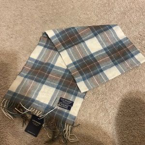 NWT blended cashmere Lochmere scarf